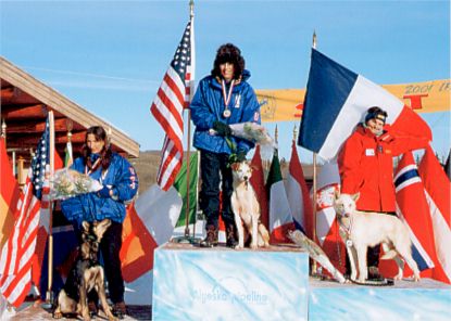 Dori Accepting the 6 Dog Gold Medal, 2001 IFSS Championships