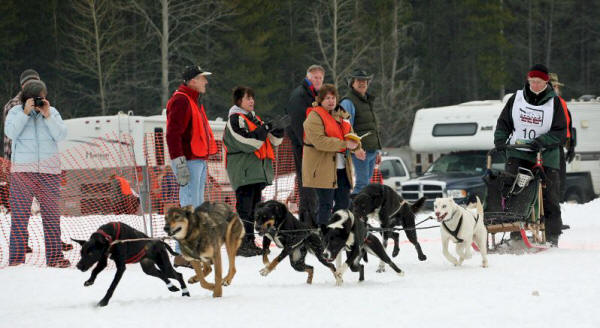 Wendy Arrotta First Place Six Dog